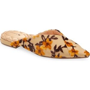 Birdies Swan Flat in Marigold Size 7